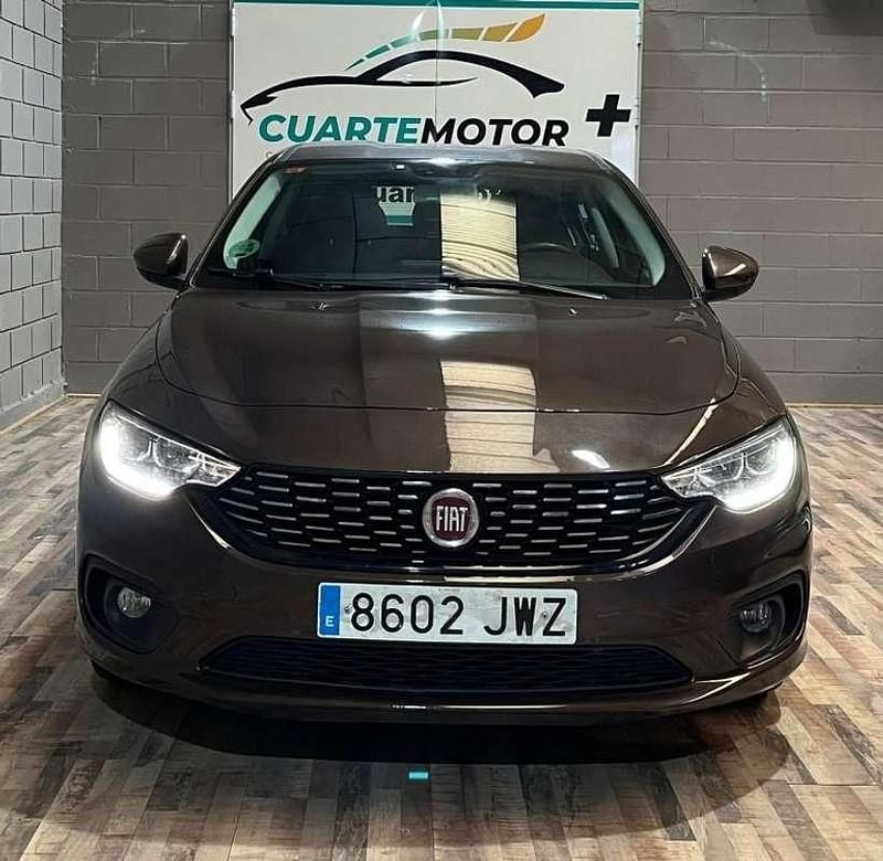 Usado Fiat Tipo Lounge 95 CV (69 kW) 2017 Marrón Utilitario
