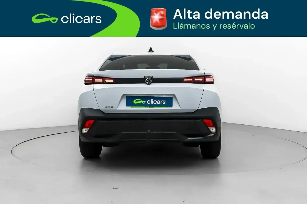 Usado Peugeot 408 Allure 136 CV (100 kW) 2025 Blanco SUV