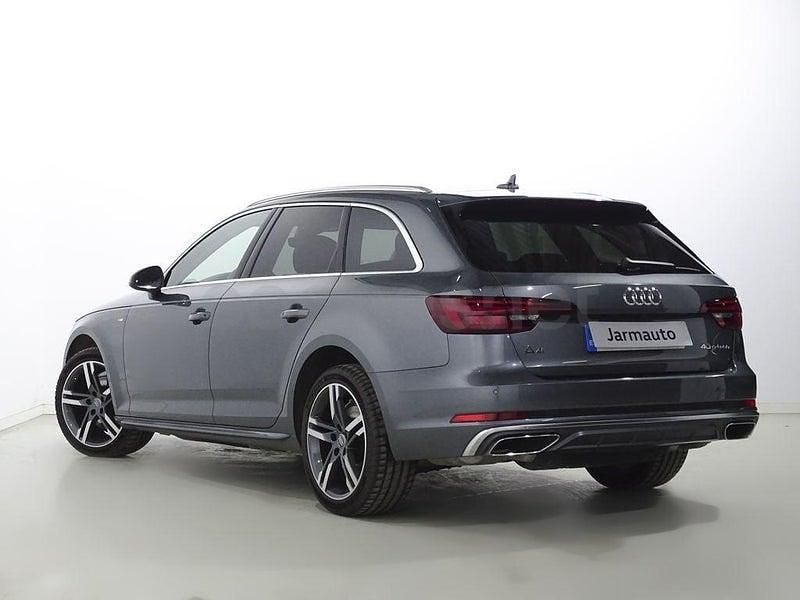 Usado Audi A4 S-Line 170 CV (125 kW) 2019 Gris / plata Familiar