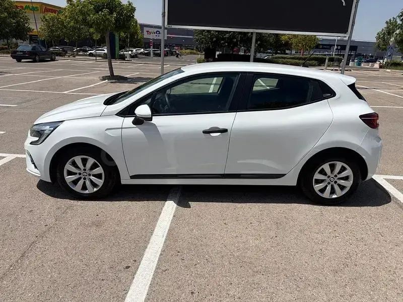 Usado Renault Clio V Business 100 CV (73 kW) 2022 Blanco Berlina
