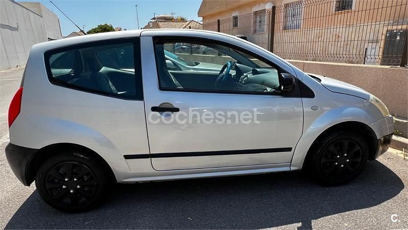 Gris / plata Usado 2004 Citroën C2 VTR Sport Utilitario | 3700 € (Precio justo) - Imagen 1/4