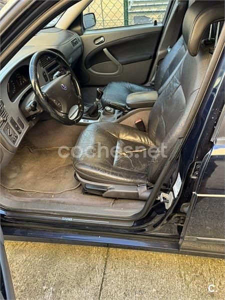 Usado Saab 9-5 Aero 230 CV (169 kW) 2001 Negro Familiar