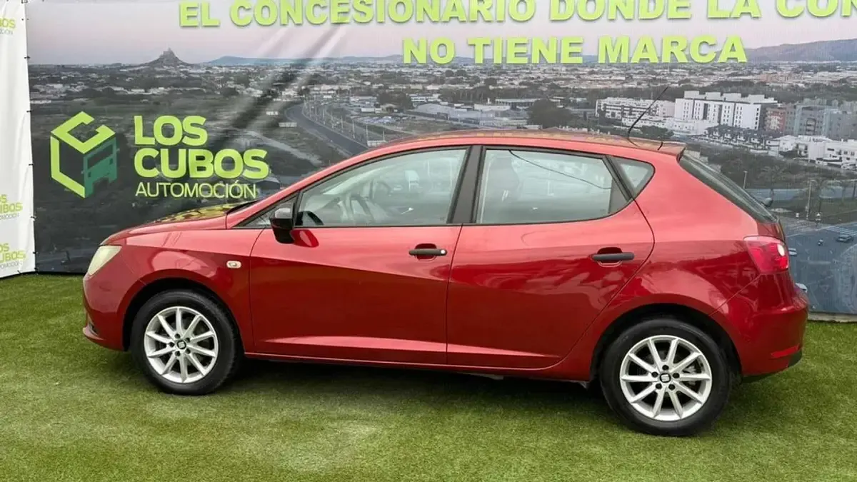 Usado Seat Ibiza ST Reference 90 CV (66 kW) 2014 Amarillo Familiar