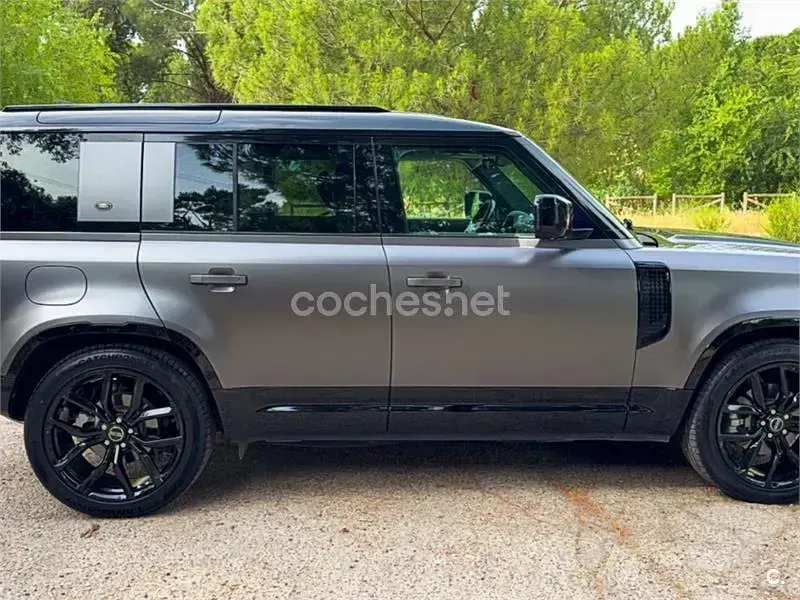 Usado Land Rover Defender SE 200 CV (147 kW) 2022 Gris / plata SUV