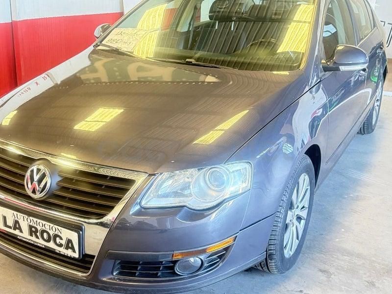 Usado VW Passat Advance 110 CV (80 kW) 2009 Gris / plata Berlina