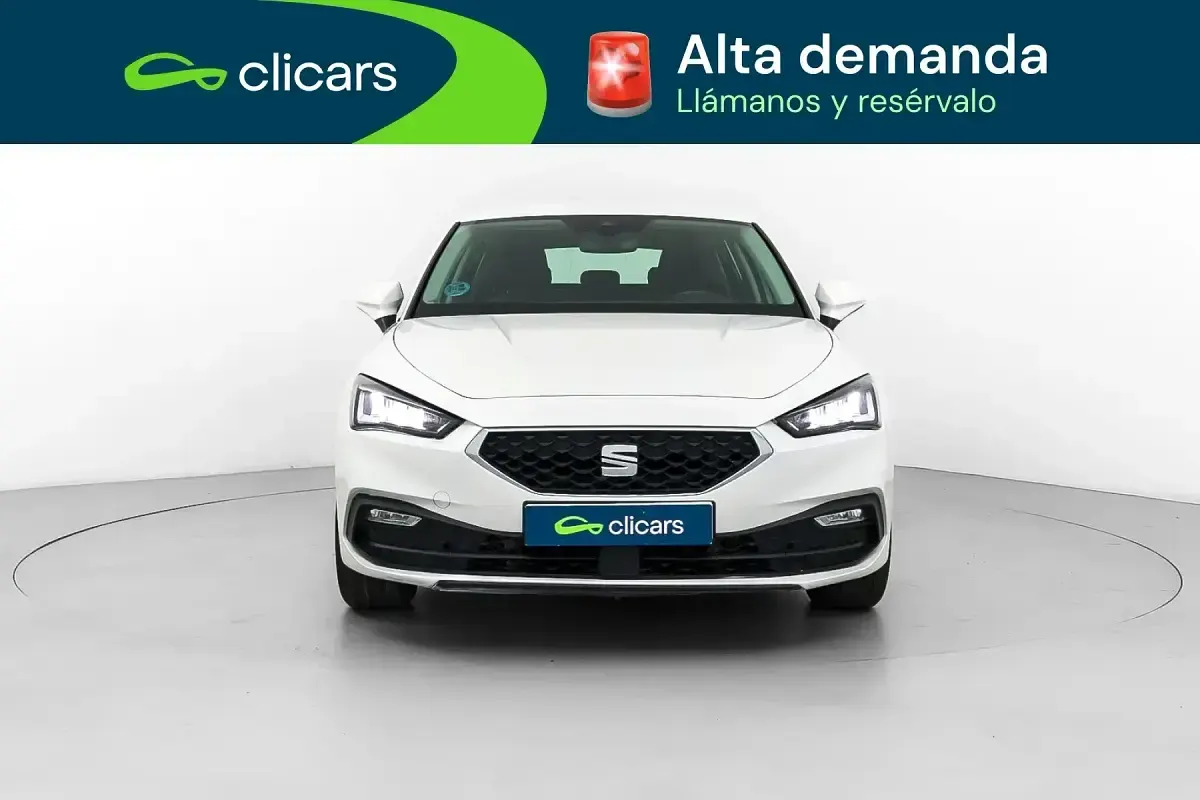 Usado Seat Leon Reference 90 CV (66 kW) 2022 Blanco Berlina