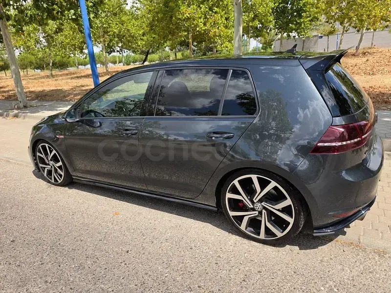 Usado VW Golf VII GTI Clubsport 265 CV (194 kW) 2016 Gris / plata Berlina