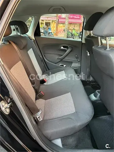 Usado VW Polo 75 CV (55 kW) 2013 Negro Utilitario
