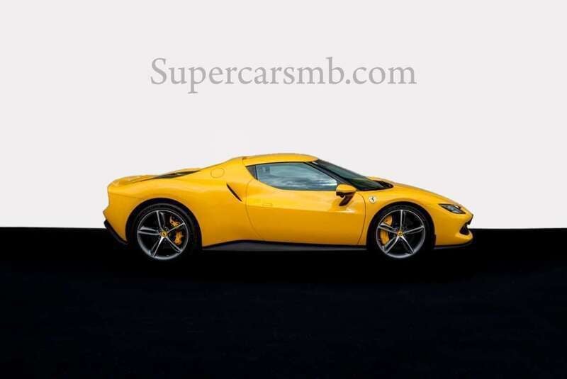 Usado Ferrari 296 609 kW (829 CV) 2022 Amarillo Coupe