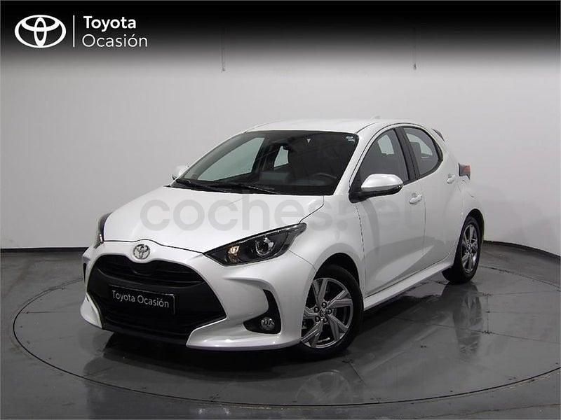 Usado Toyota Yaris Hybrid Active 116 CV (85 kW) 2025 Blanco Berlina