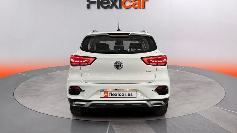 Usado MG ZS Luxury 111 CV (81 kW) 2024 Blanco SUV