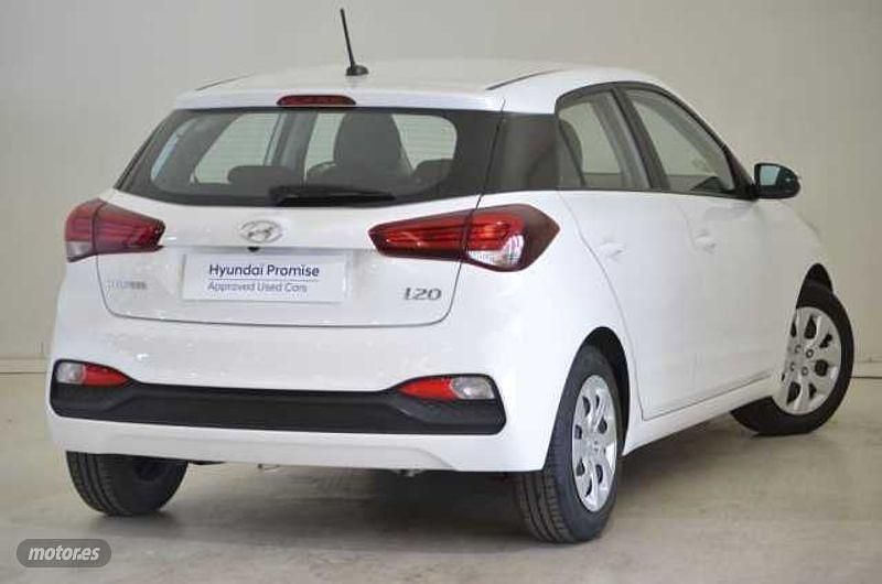 Usado Hyundai i20 75 CV (55 kW) 2019 Blanco Utilitario