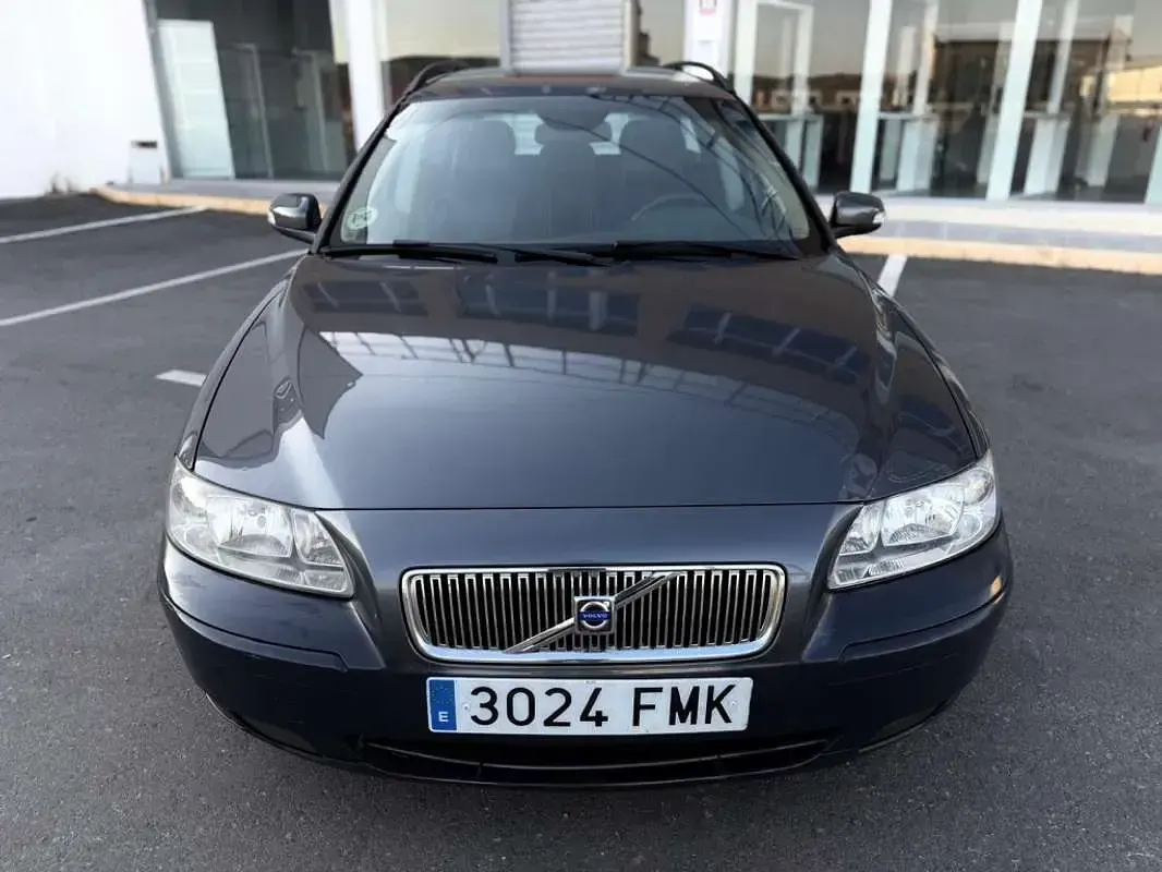 Usado Volvo V70 Kinetic 163 CV (119 kW) 2007 Azul Familiar