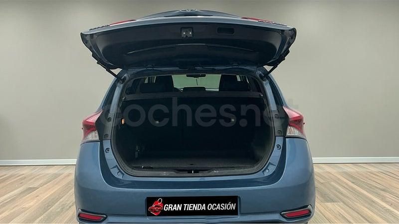 Usado Toyota Auris Active 116 CV (85 kW) 2016 Azul Berlina