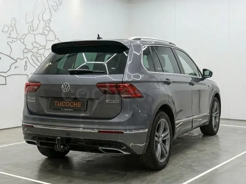 Usado VW Tiguan Allspace R-line 200 CV (147 kW) 2021 Gris / plata SUV