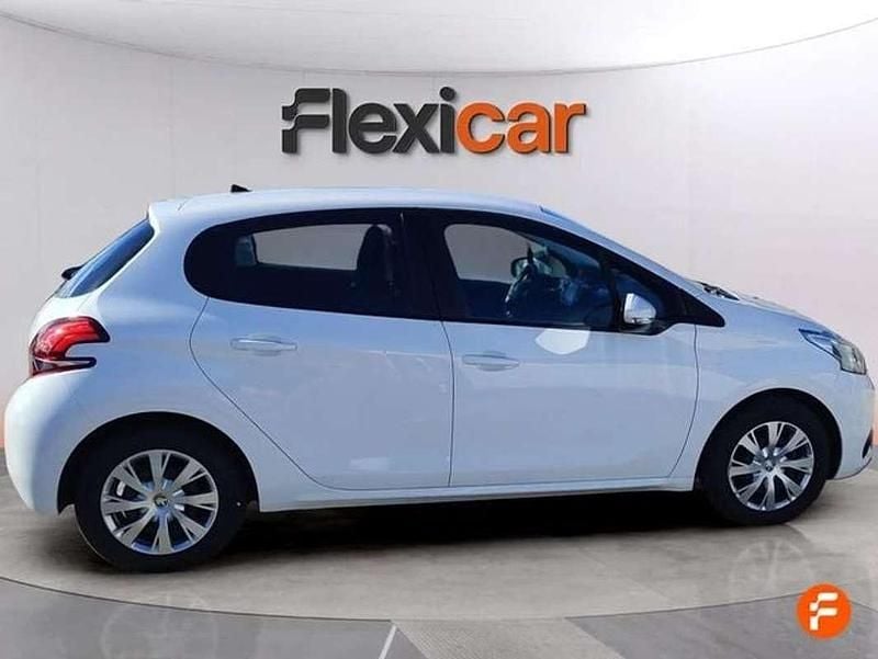 Usado Peugeot 208 Active 82 CV (60 kW) 2019 Blanco Utilitario