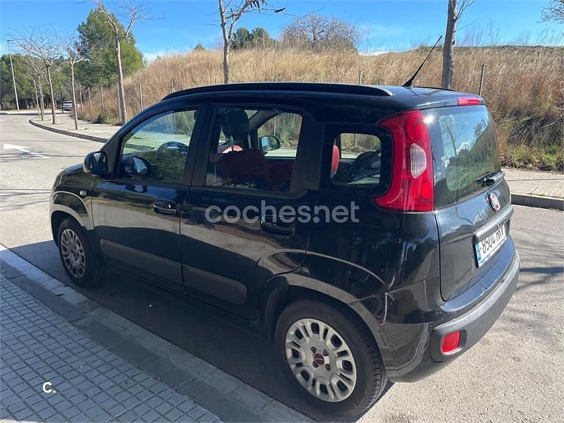 Usado Fiat Panda Lounge 69 CV (50 kW) 2013 Negro Utilitario