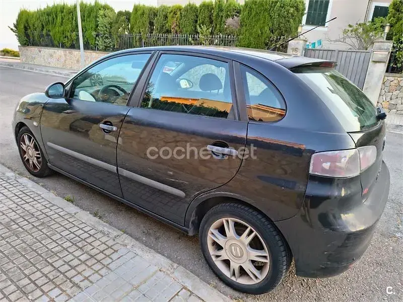 Usado Seat Ibiza Reference 70 CV (51 kW) 2007 Negro Utilitario