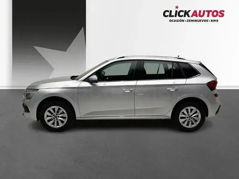Usado Skoda Kamiq Selection 115 CV (84 kW) 2025 Gris / plata SUV