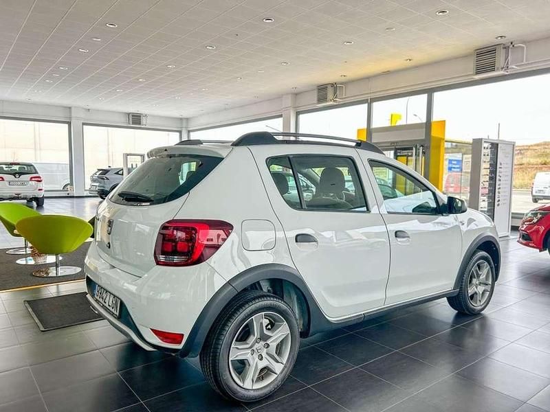 Blanco Usado 2020 Dacia Sandero Comfort Utilitario | 13.000 € (Caro) - Imagen 1/4