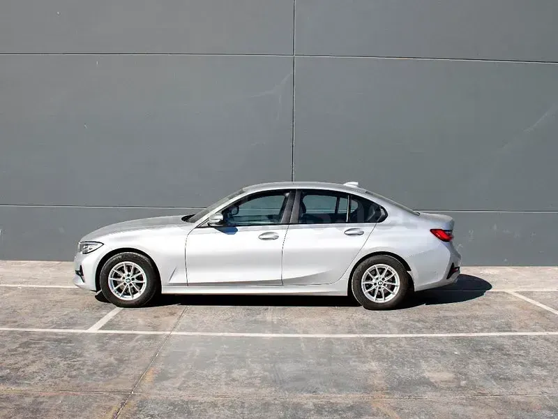 Usado BMW 320e Comfort Edition 190 CV (139 kW) 2021 Gris / plata Berlina