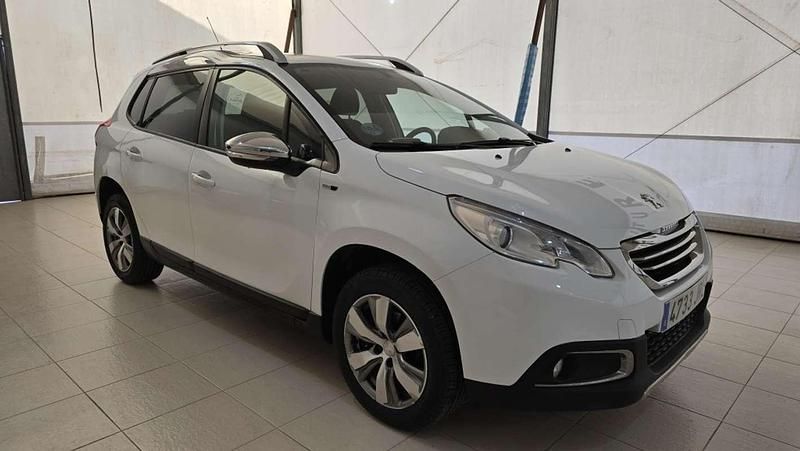 Usado Peugeot 2008 Style 100 CV (73 kW) 2016 Blanco SUV