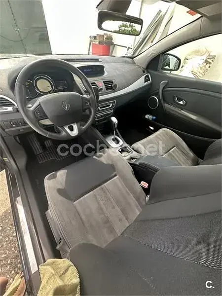 Usado Renault Mégane III Dynamique 110 CV (80 kW) 2011 Negro Berlina