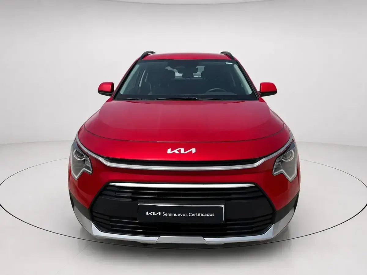 Usado Kia Niro 141 CV (103 kW) 2022 Rojo SUV