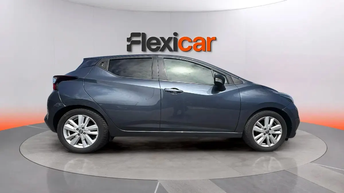 Usado Nissan Micra 101 CV (74 kW) 2020 Gris Utilitario