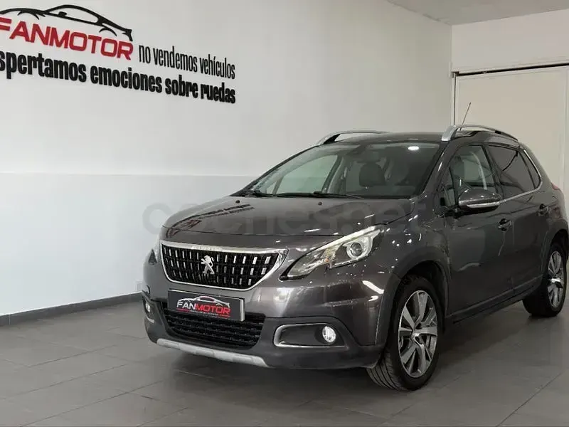 Usado Peugeot 2008 Crossway 120 CV (88 kW) 2017 Gris / plata SUV