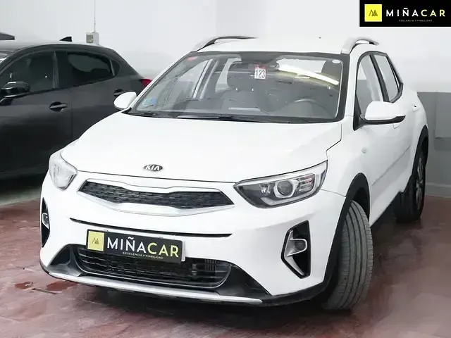 Usado Kia Stonic 101 CV (74 kW) 2021 Blanco SUV