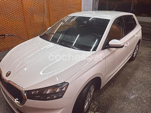 Usado Skoda Fabia Active 95 CV (69 kW) 2022 Blanco Berlina