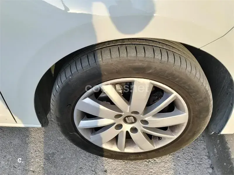 Usado Seat Leon Reference 110 CV (80 kW) 2017 Blanco Berlina