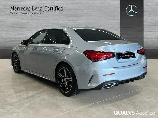 Usado Mercedes A180 116 CV (85 kW) 2025 Plata hightech