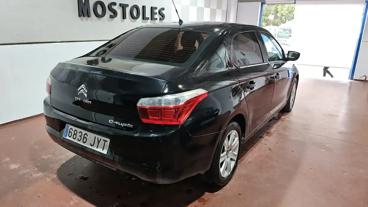 Usado Citroën C-Elysee I Seduction 115 HP (84 kW) 2017 Preto Sedan