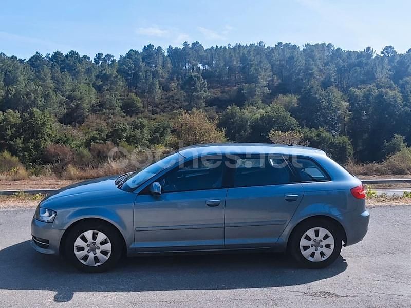 Usado Audi A3 Attraction 105 CV (77 kW) 2011 Gris / plata Utilitario