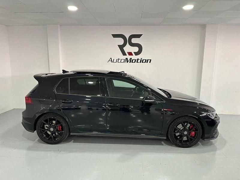 Usado VW Golf VIII GTI Clubsport 301 CV (221 kW) 2022 Negro Utilitario