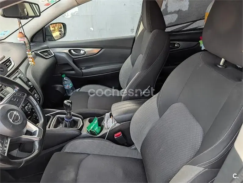 Usado Nissan Qashqai N-Connecta 115 CV (84 kW) 2019 Gris / plata SUV
