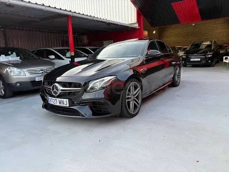Usado Mercedes E63S AMG 612 CV (450 kW) 2017 Negro Berlina