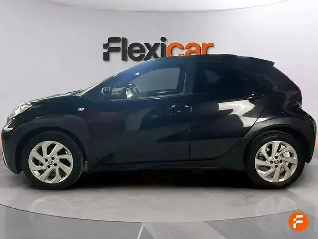 Usado Toyota Aygo 72 CV (52 kW) 2024 Negro