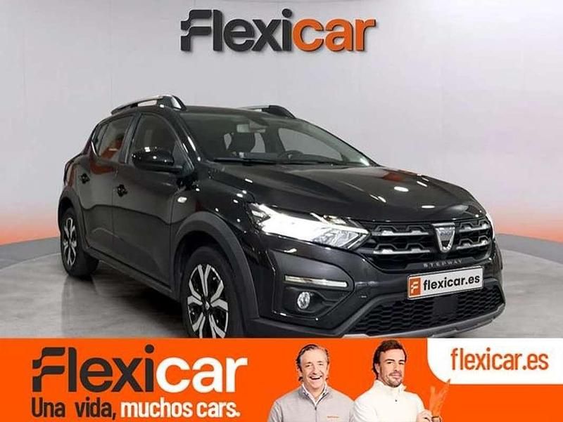 Negro Usado 2022 Dacia Sandero Essentiel Utilitario | 13.590 € (Precio justo) - Imagen 1/4