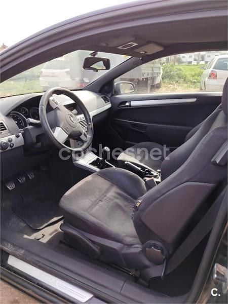 Usado Opel Astra GTC Sport 115 CV (84 kW) 2008 Negro Berlina