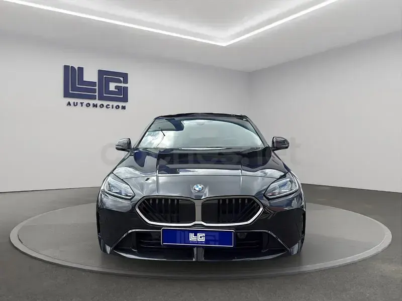 Usado BMW 116 122 CV (89 kW) 2025 Negro Utilitario