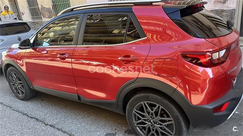 Usado Kia Stonic 100 CV (73 kW) 2020 Rojo SUV