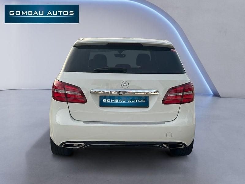 Usado Mercedes B180 109 CV (80 kW) 2017 Blanco Monovolumen