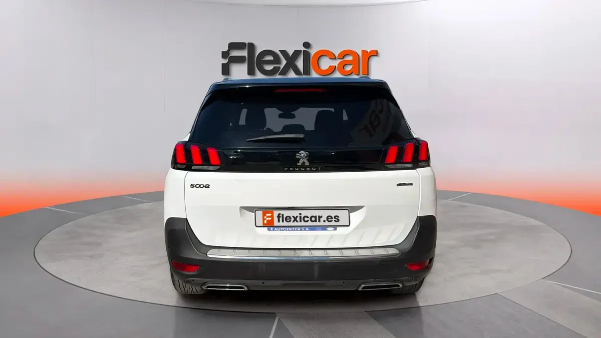 Usado Peugeot 5008 GT-line 131 CV (96 kW) 2019 Blanco SUV