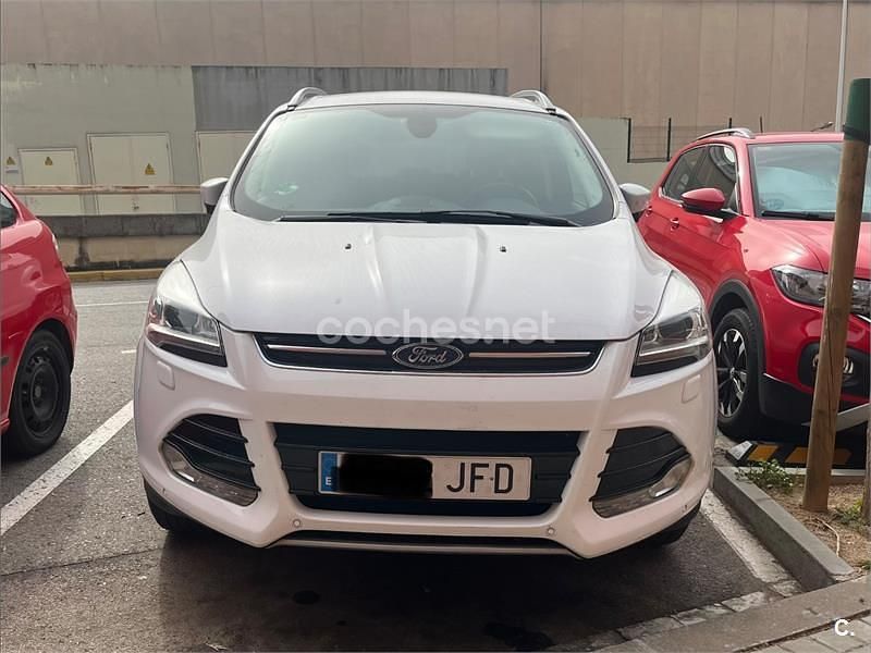 Usado Ford Kuga Titanium 150 CV (110 kW) 2015 Blanco SUV