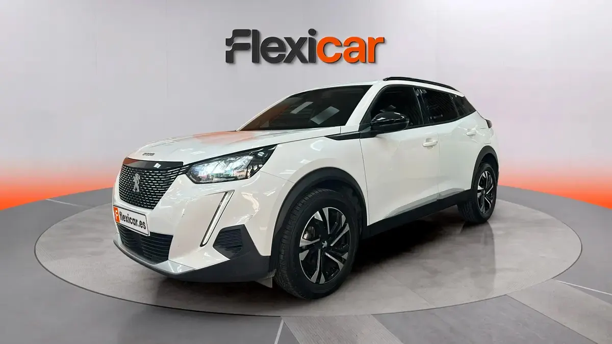 Usado Peugeot 2008 Allure 110 CV (80 kW) 2022 Blanco SUV