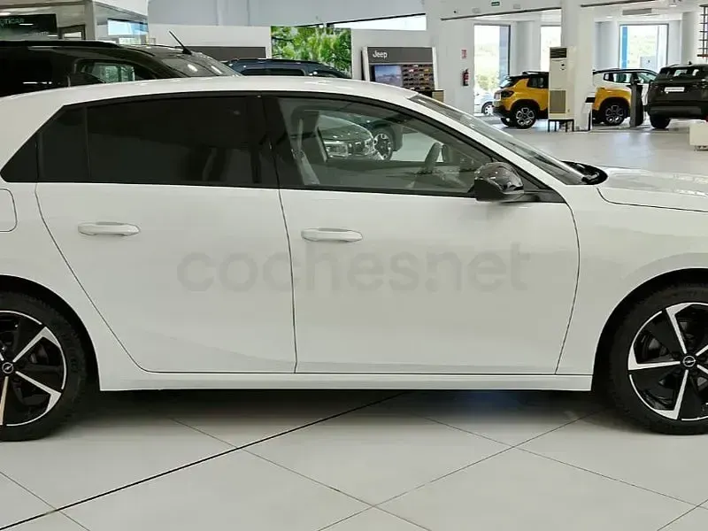 Nuevo Opel Astra Edition 110 CV (80 kW) 2025 Blanco Utilitario