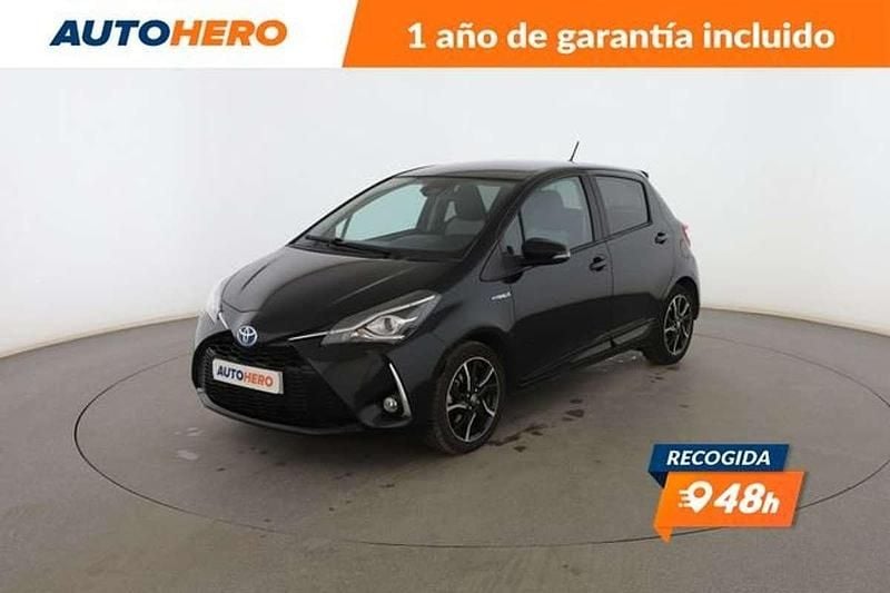 Usado Toyota Yaris Hybrid 101 CV (74 kW) 2018 Negro Berlina